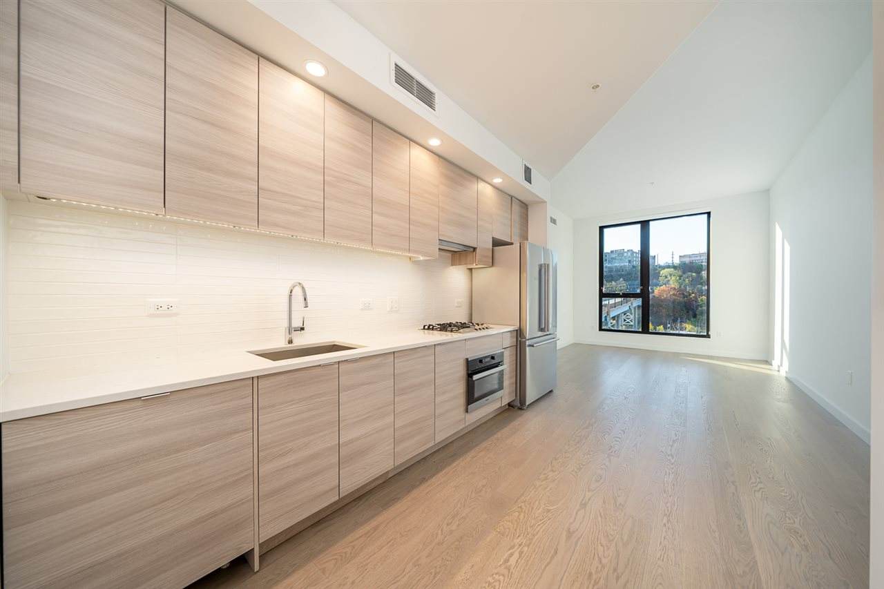 1405 Adams St - Photo 1