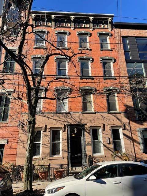 924 Garden St - Photo 1