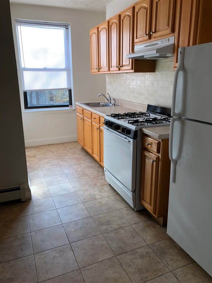 209 16TH ST - Photo 1