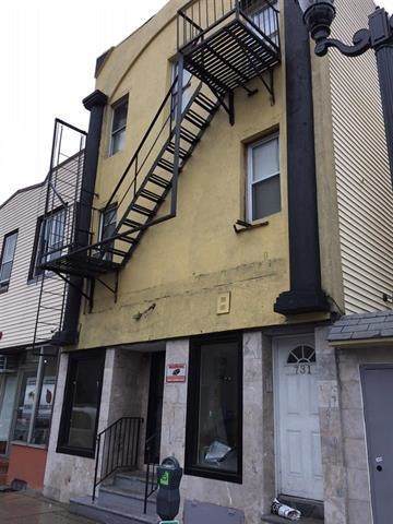 731 32ND ST - Photo 1