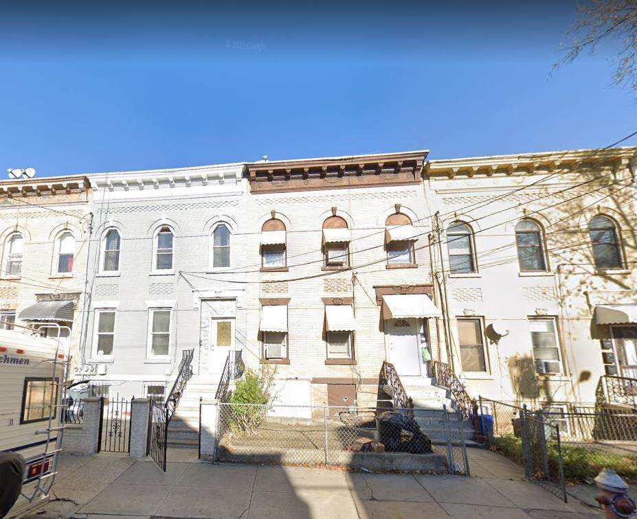 110 Wilkinson Ave - Photo 1