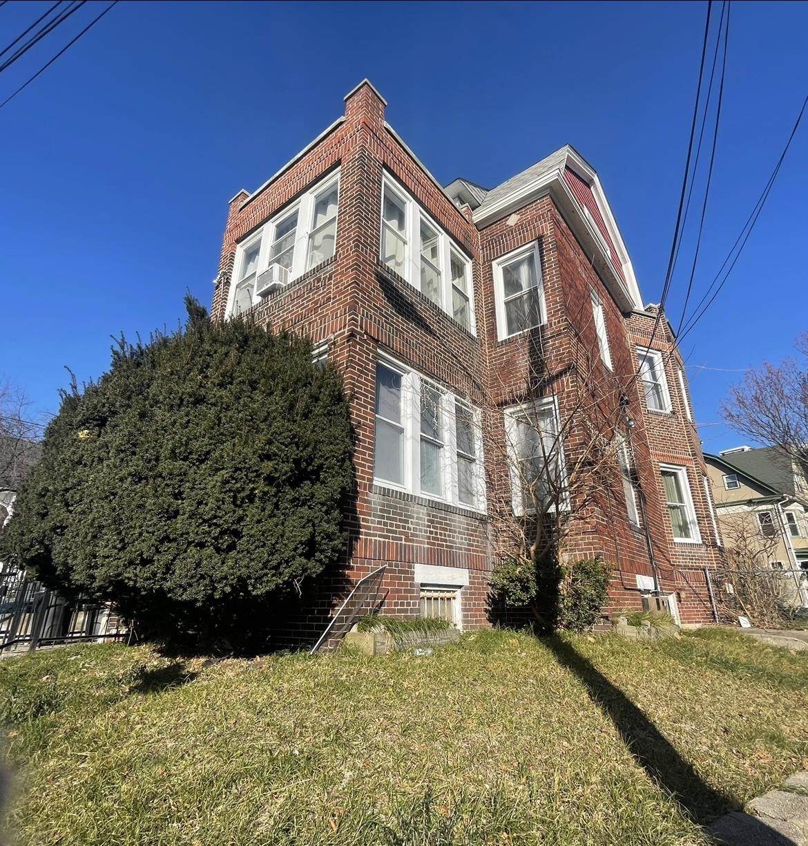 13-15 Clifton Pl - Photo 1
