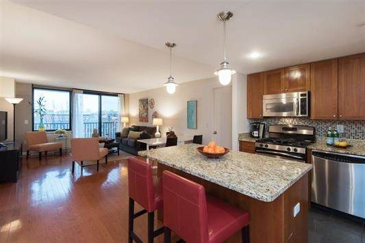 700 Grove St - Photo 1