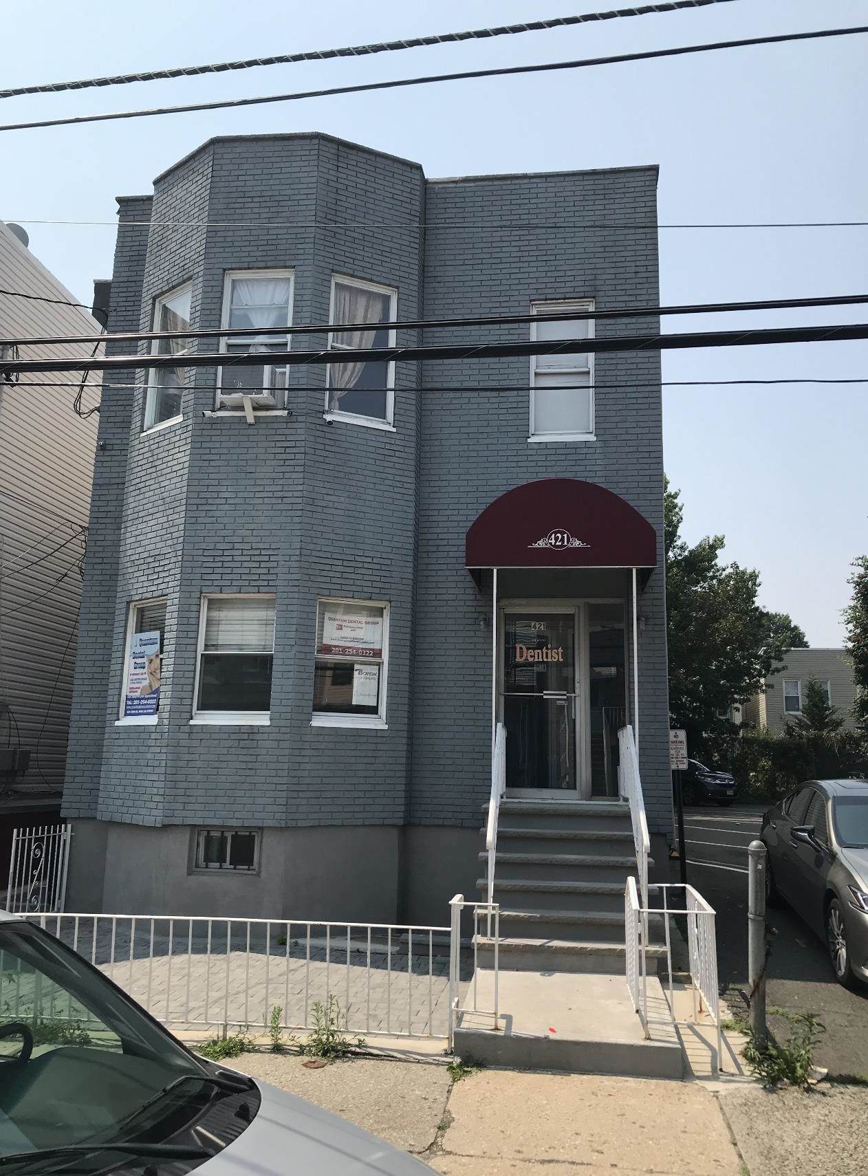421 59TH ST - Photo 1