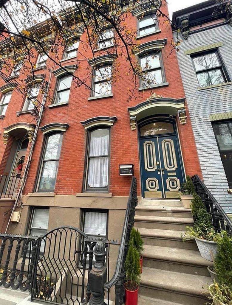 262 7TH ST - Photo 1
