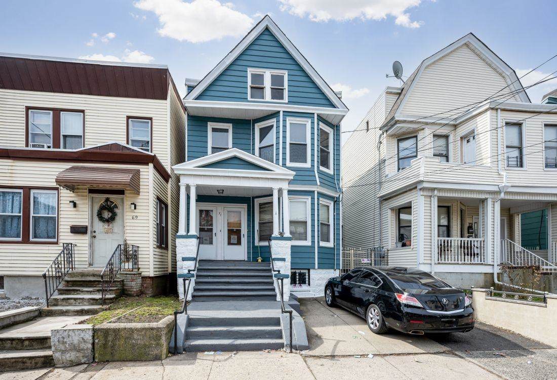 71 Winfield Ave - Photo 1