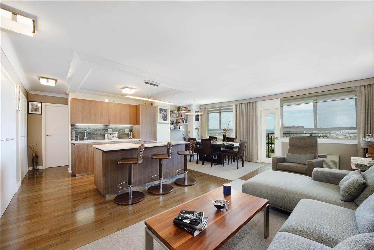 100 Manhattan Ave - Photo 1
