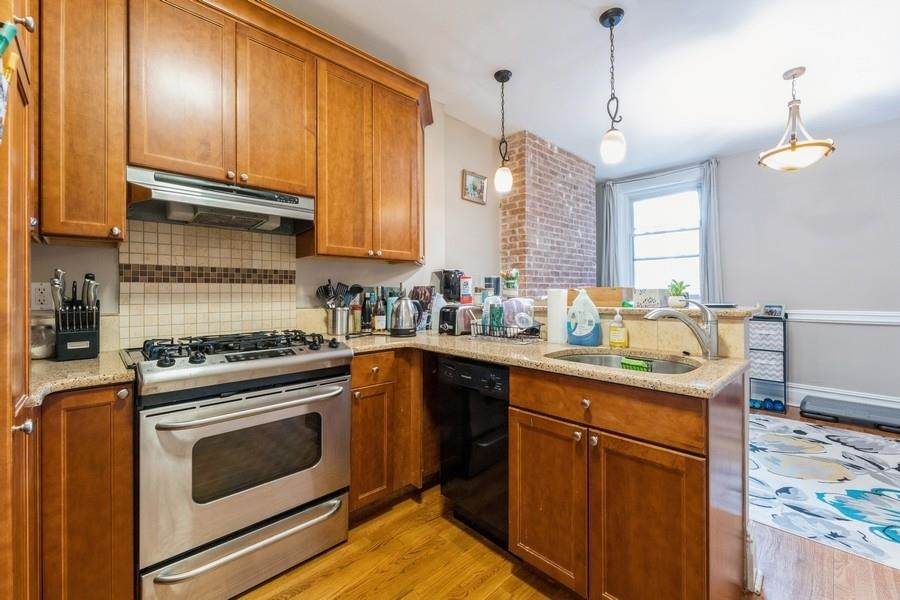 706 Willow Ave - Photo 1