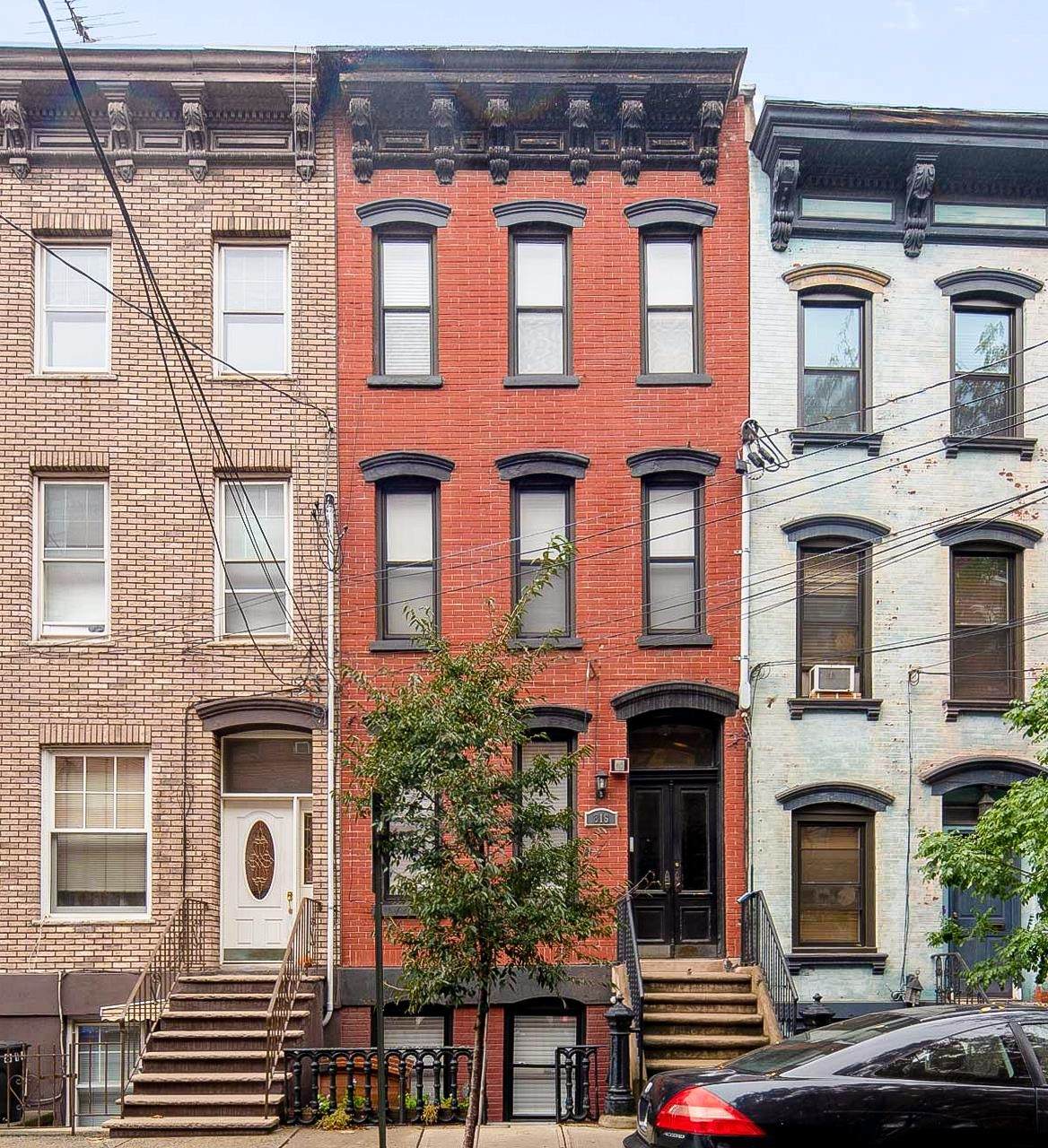 816 Park Ave - Photo 1