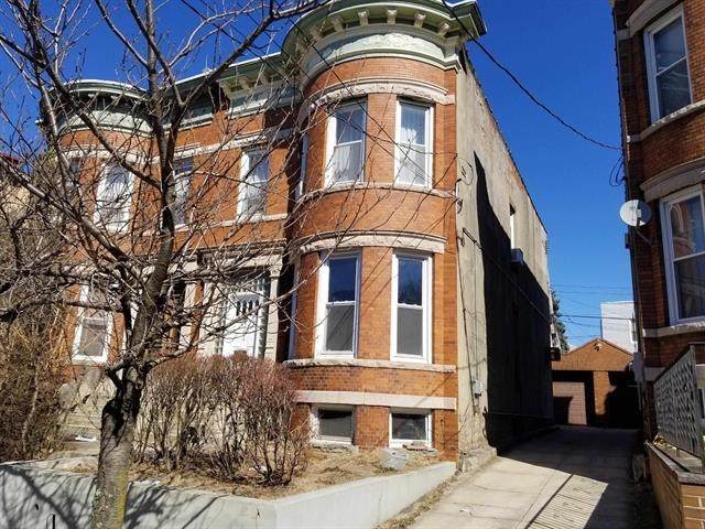 262 Woodlawn Ave - Photo 1