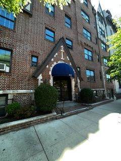 1015 Washington St - Photo 1