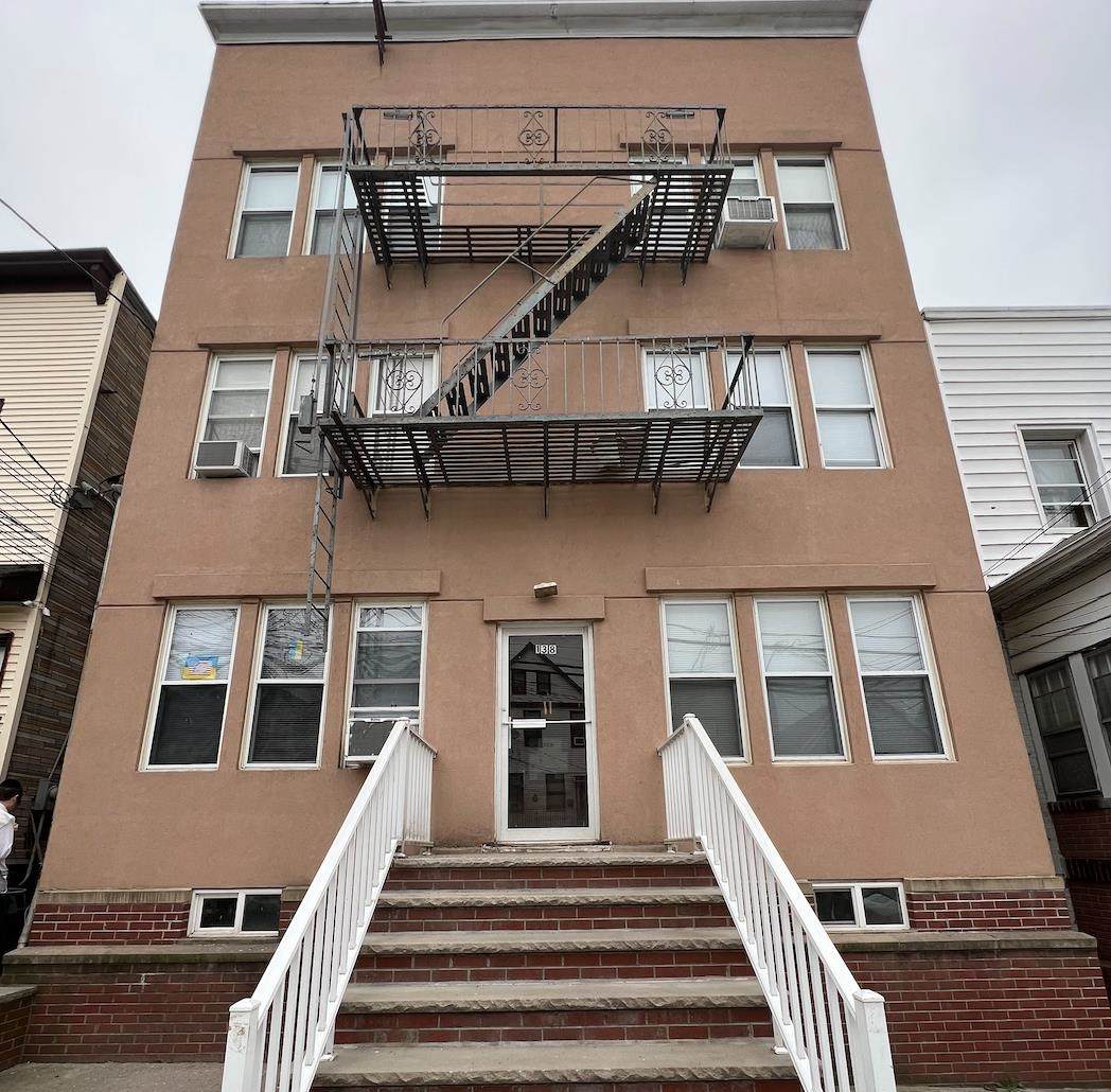 138 West 27Th St - Photo 1