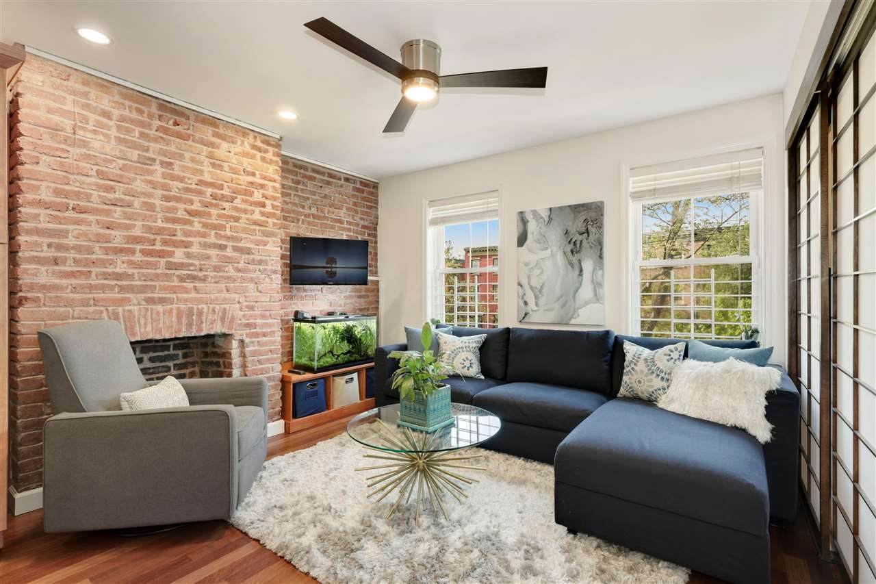 291 4TH ST - Photo 1