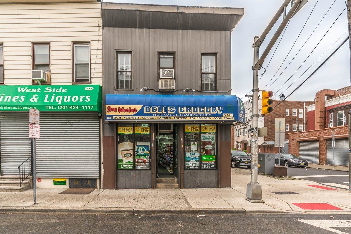 356 West Side Ave - Photo 1