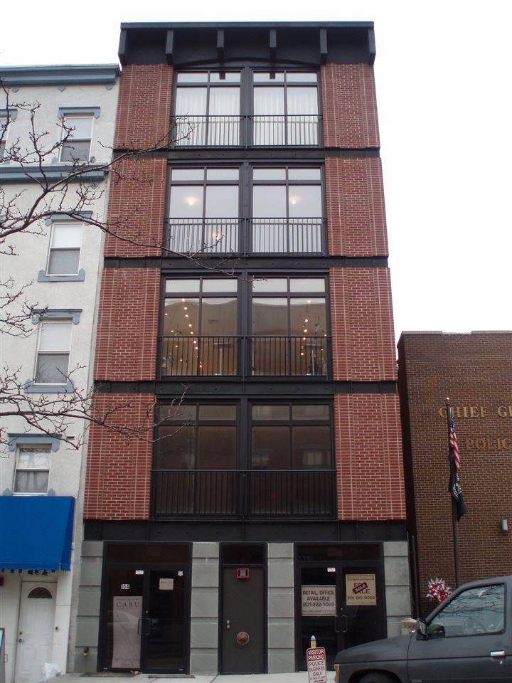 104 Hudson St - Photo 1