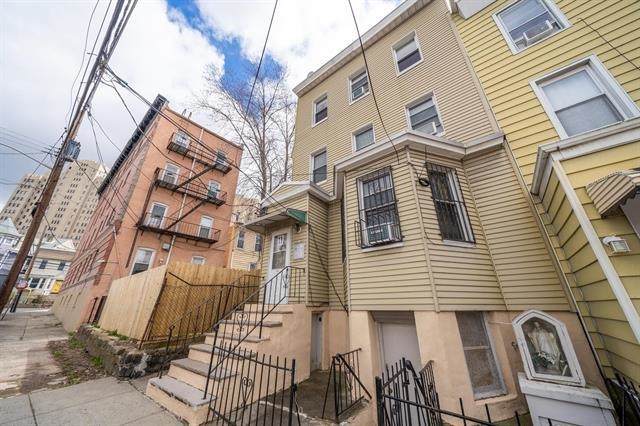 11 Crawford St - Photo 1