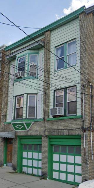 1207 8TH ST - Photo 1