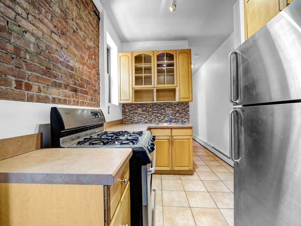 95 Willow Ave - Photo 1