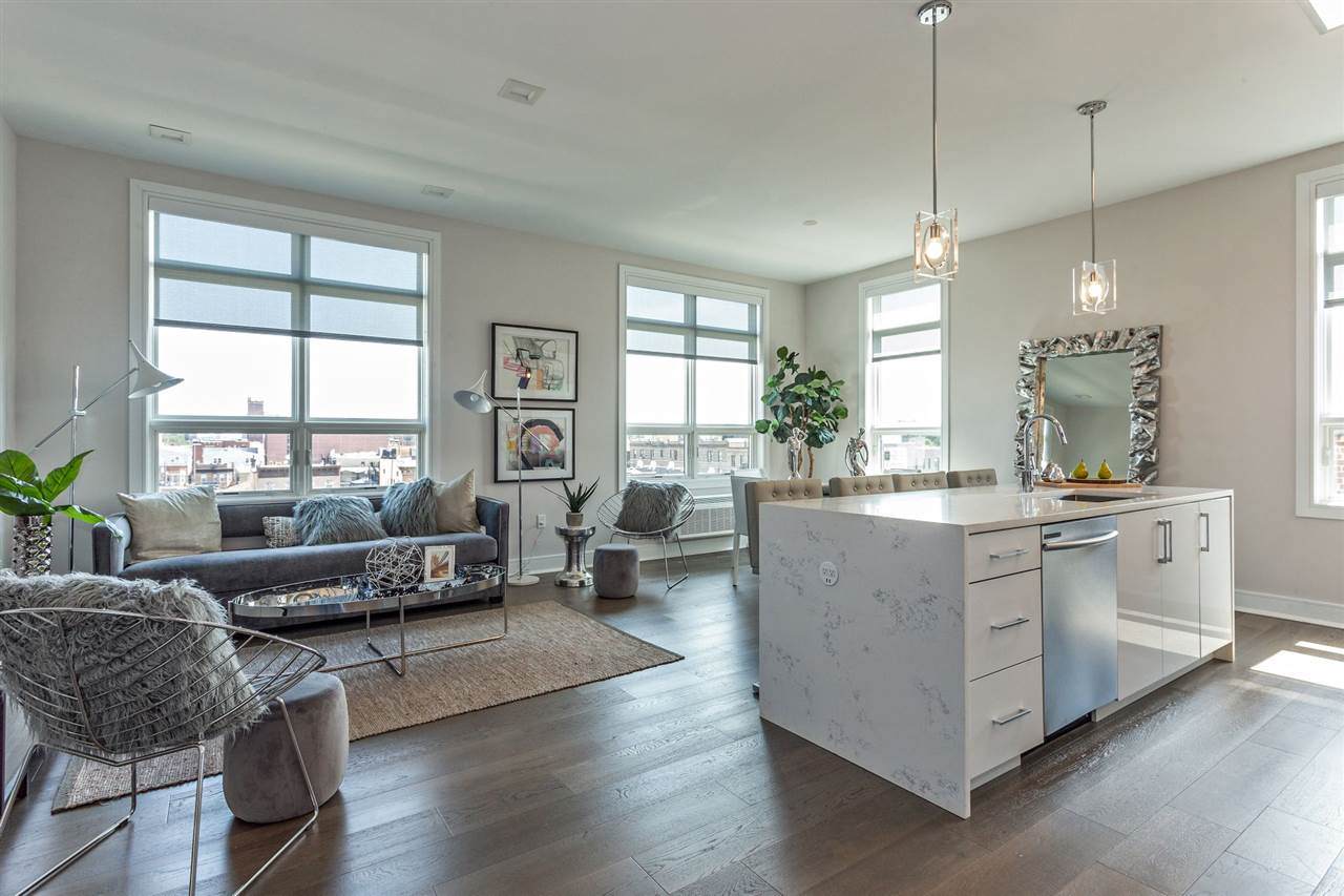 119 Peter St - Photo 1