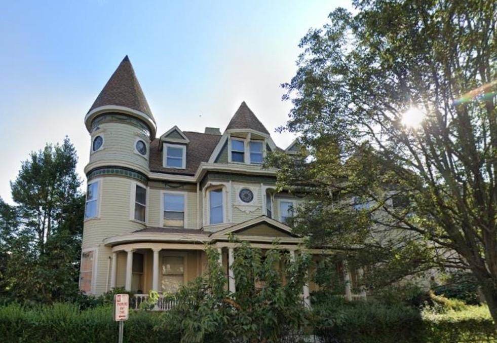 7 Kensington Ave - Photo 1