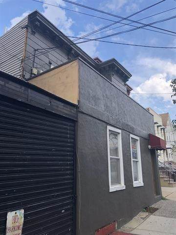 724 13TH ST - Photo 1