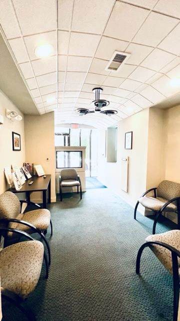 19 Phelps Ave - Photo 1