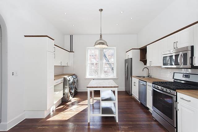 147 Grand St - Photo 1