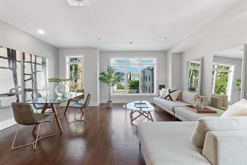 23 Romaine Ave - Photo 1