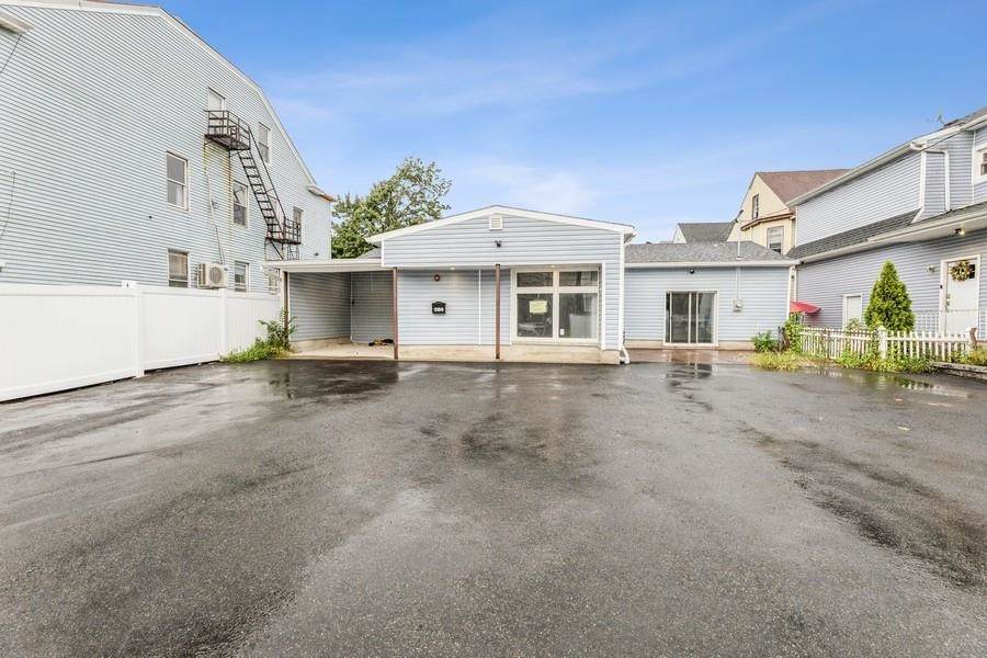 286 East 33Rd St - Photo 1