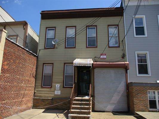 714 8TH ST - Photo 1