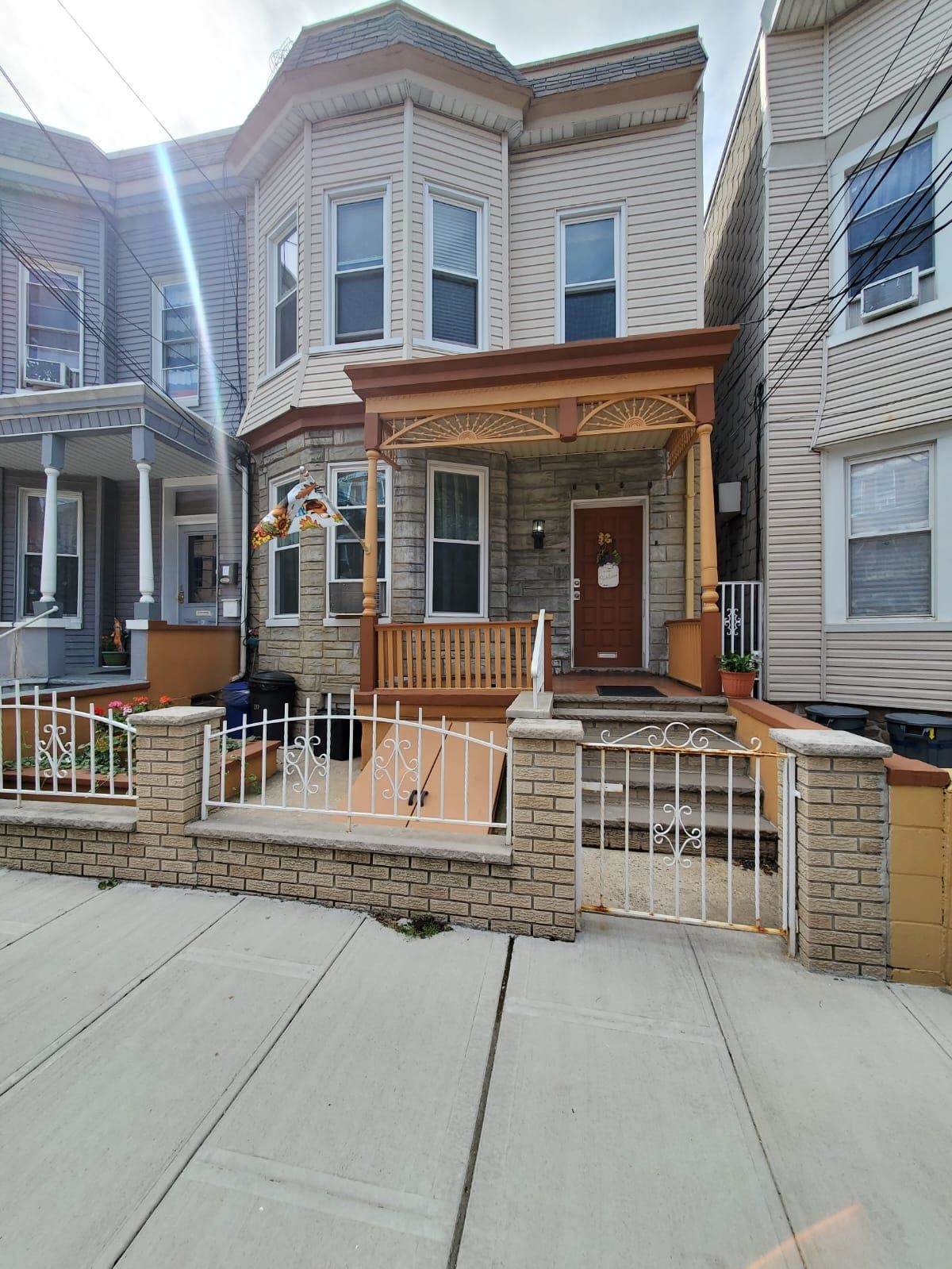 317 28TH ST - Photo 1