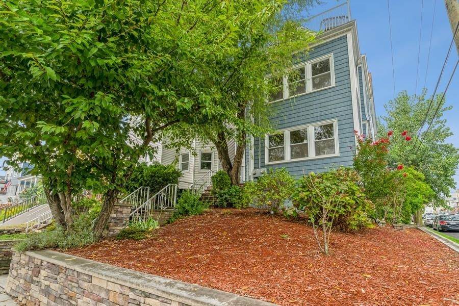 1121 Avenue C - Photo 1