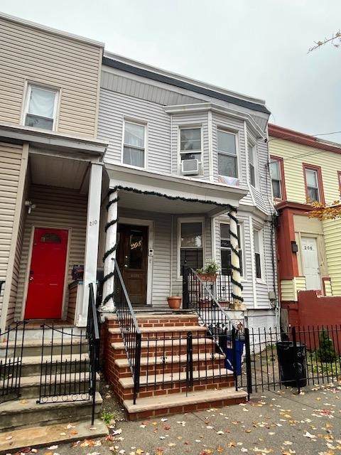 208 Duncan Ave - Photo 1