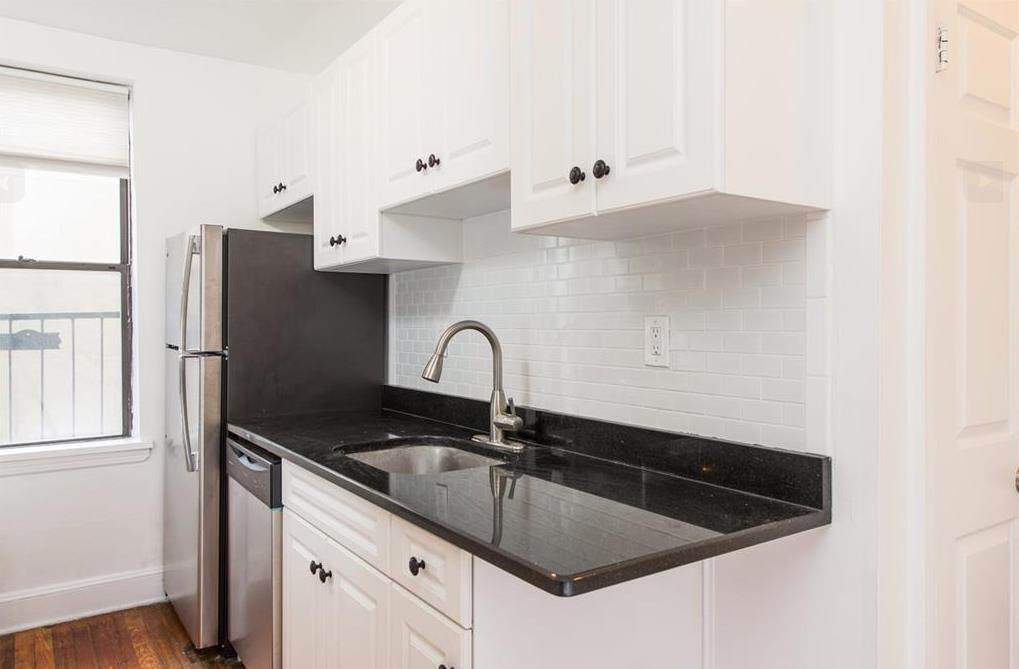 164 Ogden Ave - Photo 1