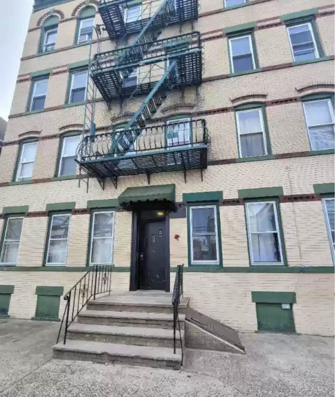 80 West 18Th St - Photo 1
