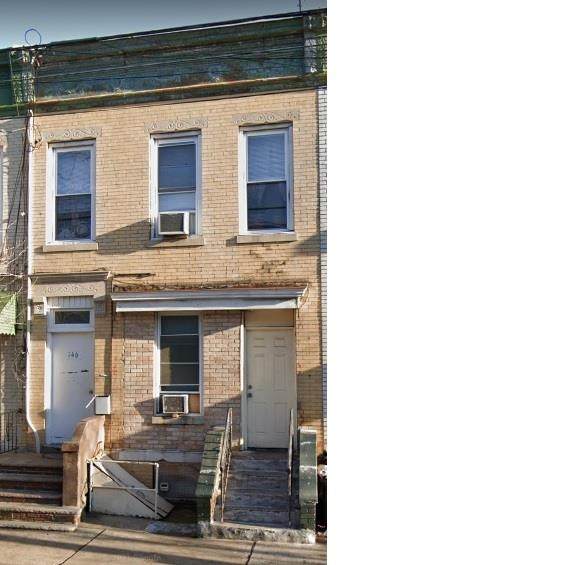 146 West Side Ave - Photo 1