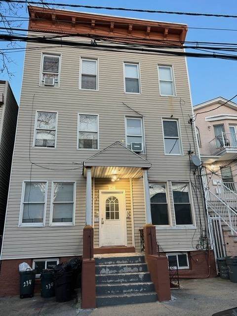 234 Linden Ave - Photo 1