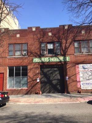 338 Montgomery St - Photo 1