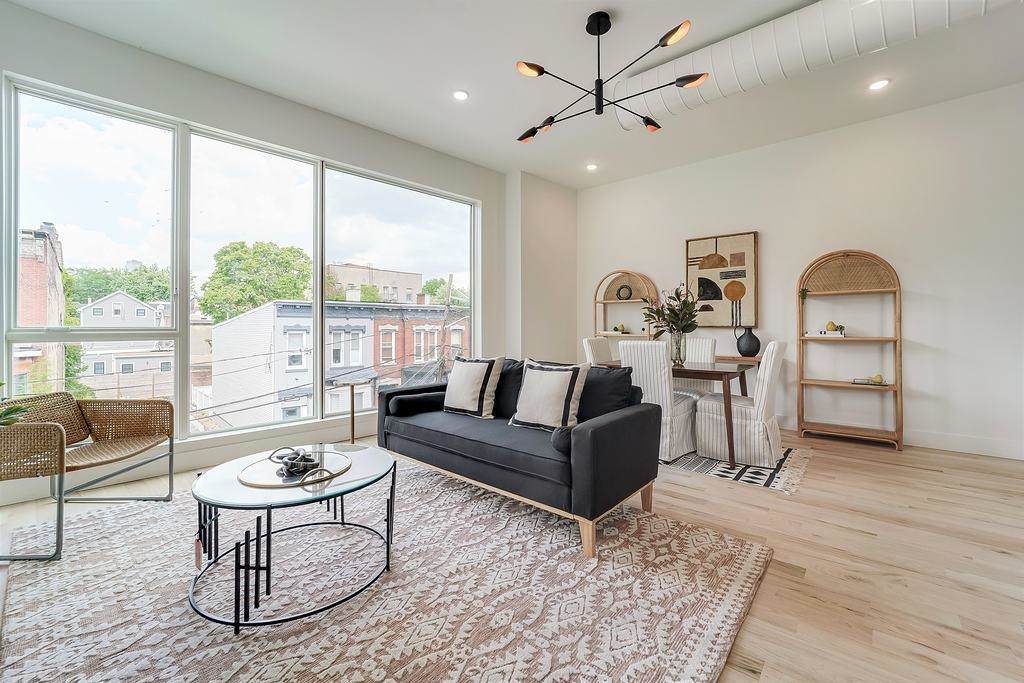 119 Harrison Ave - Photo 1