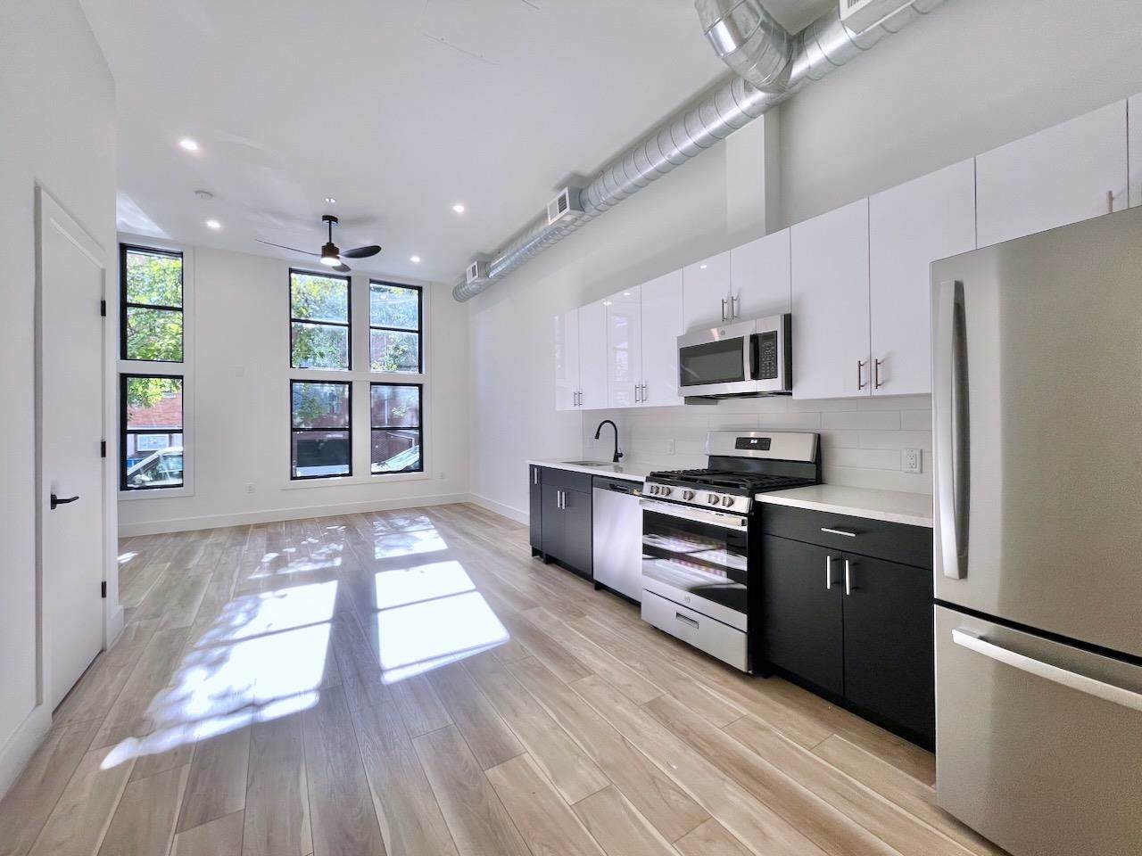 375 Monmouth St - Photo 1