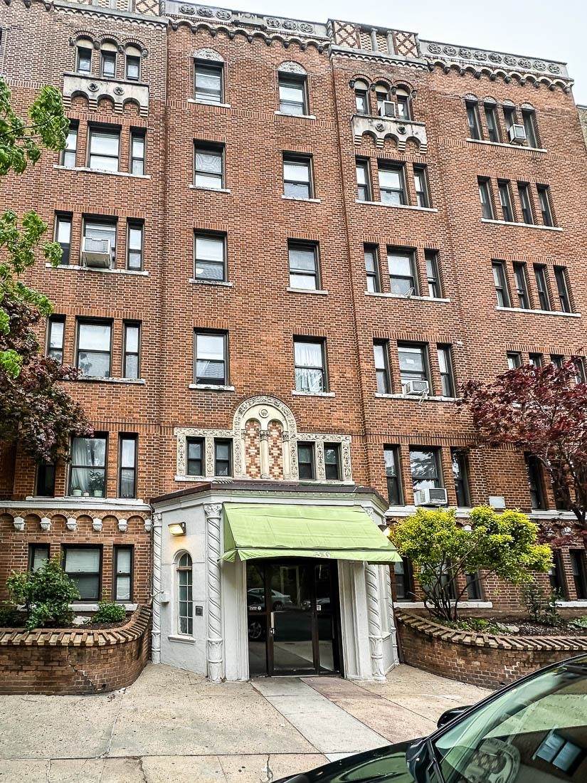 36 Duncan Ave - Photo 1