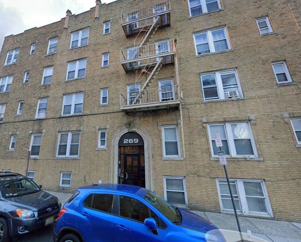 269 Jewett Ave - Photo 1