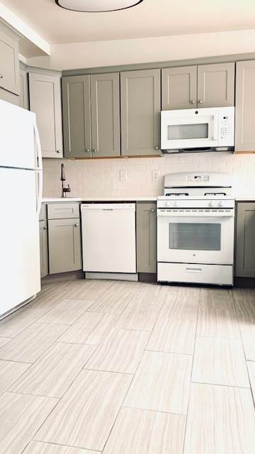 200 Christopher Columbus Dr - Photo 1