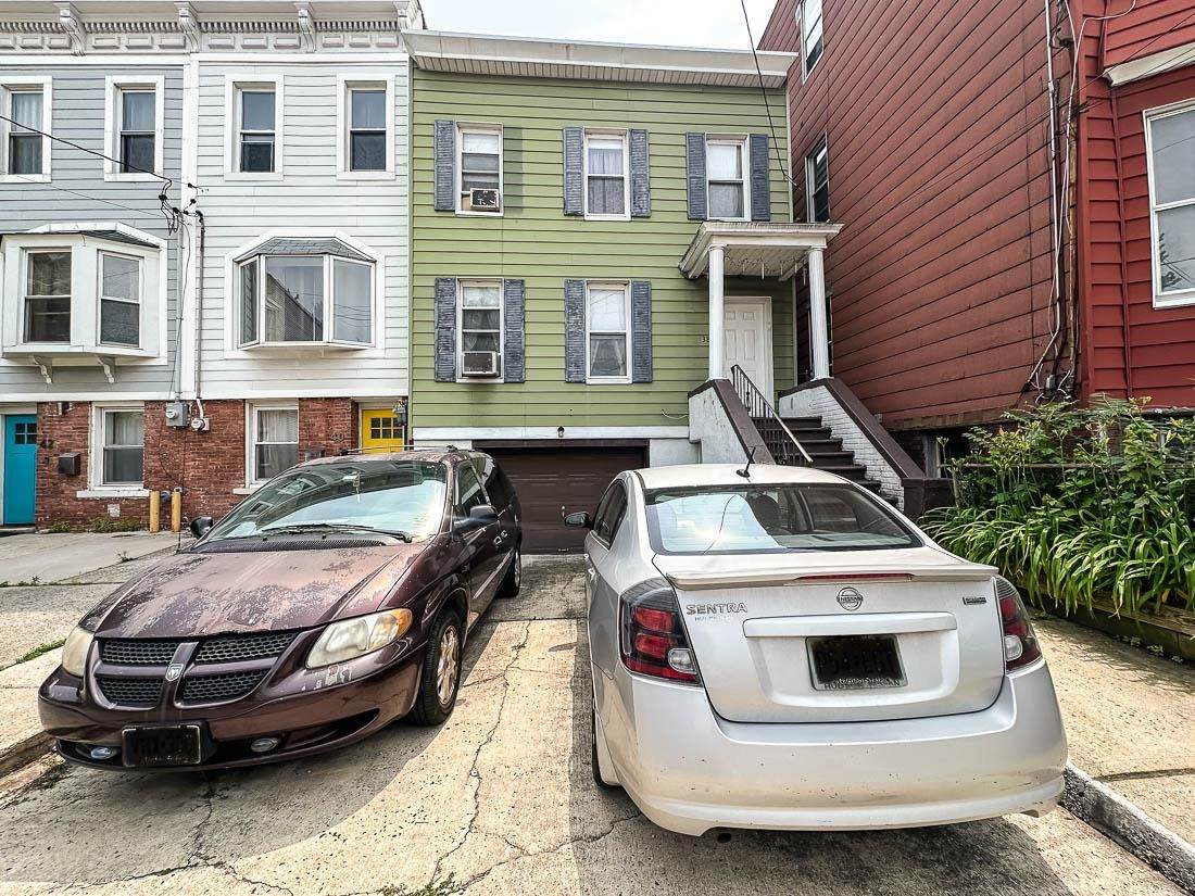 38 Van Reypen St - Photo 1