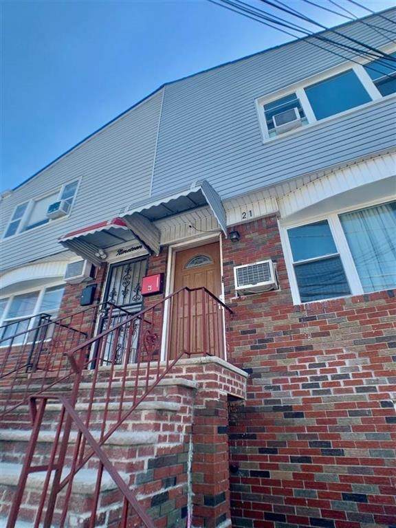 21 Alan Terrace - Photo 1