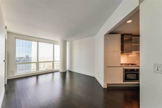 77 Hudson St - Photo 1