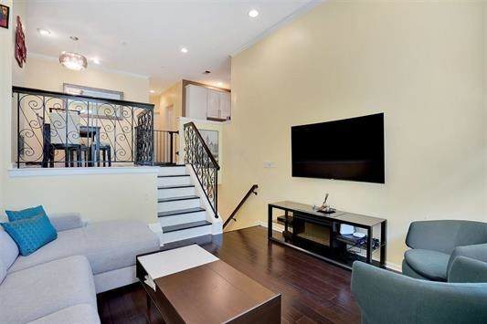 400 Kingston Ct - Photo 1