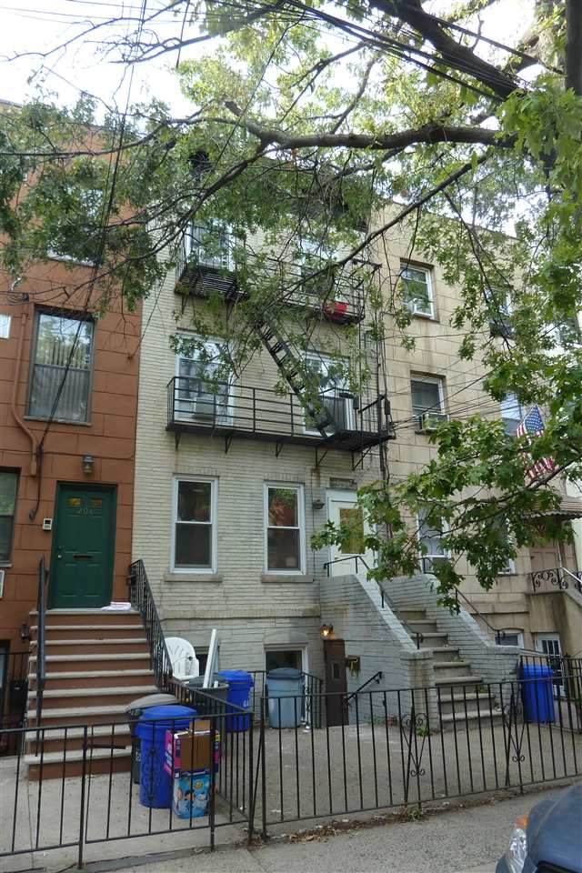 208 Garden St - Photo 1