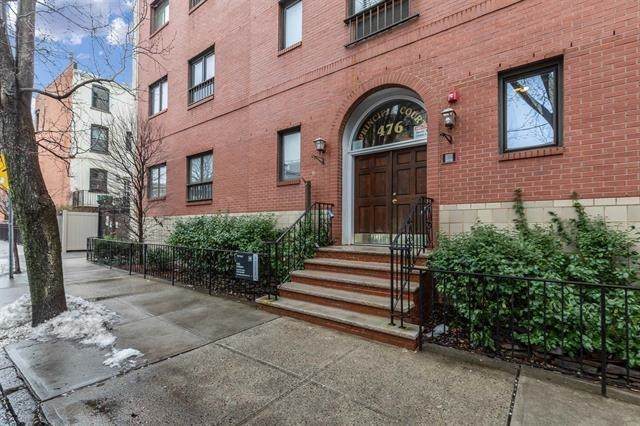 476 Monmouth St - Photo 1