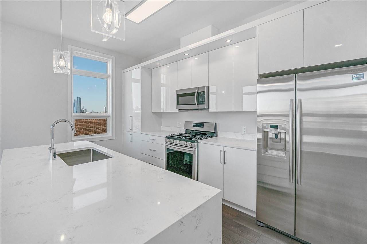 119 Peter St - Photo 1